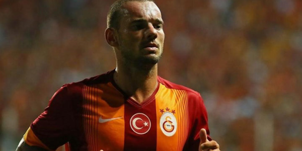 Sneijder'e şaka gibi teklif!