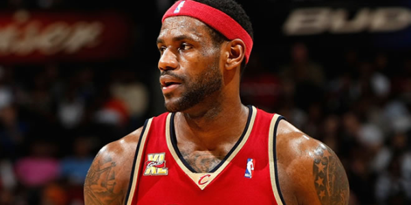 Lebron'un yanına 2 transfer geliyor!