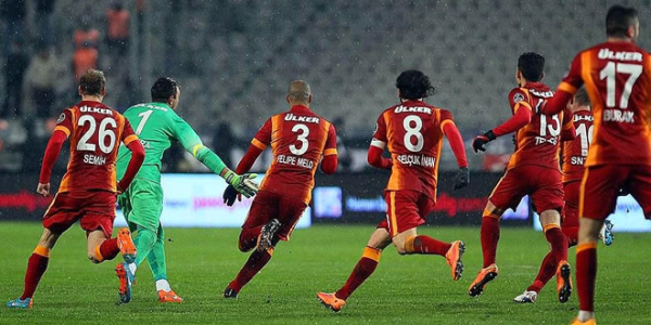 Derbide holigan krizi!