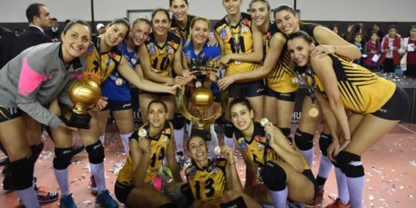 Vakıfbank 2015'e kupayla başladı