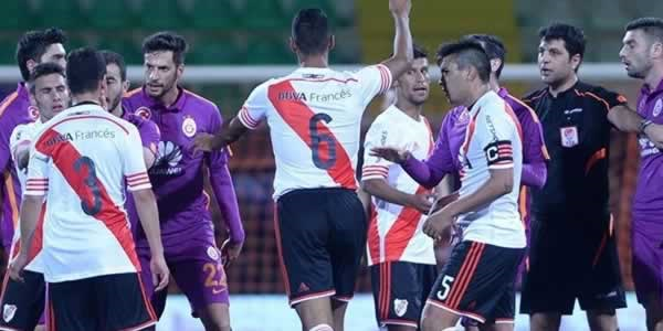 Cimbom 750 bin Dolar'a 3 sakat verdi!