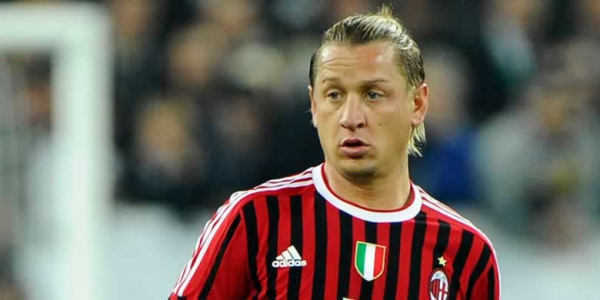 G.Saray yıldız stoperin peşinde!