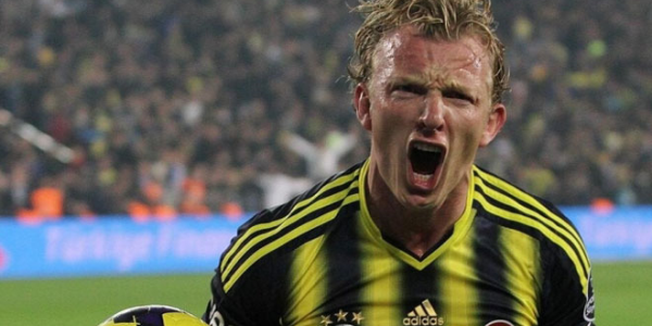 Hollanda'da Kuyt manşetlerden inmiyor
