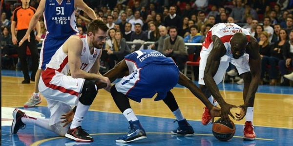 Anadolu Efes, Olympiacos'u süpürdü!