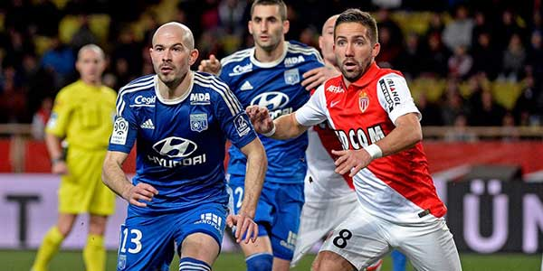 Lyon'u, Monaco durdurdu