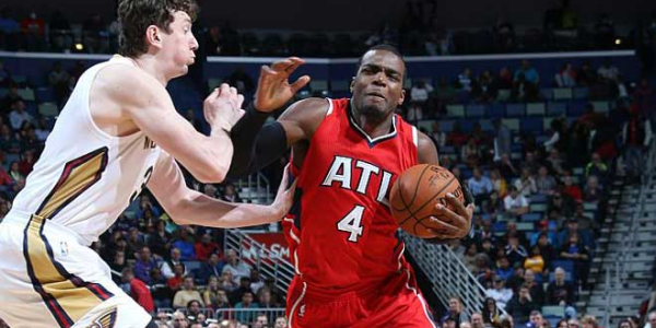 Pelicans Hawks'a 'dur' dedi!