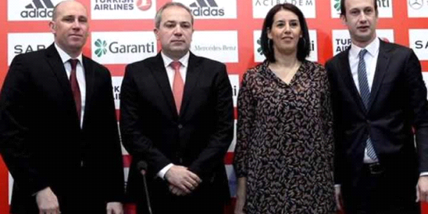 Ekrem Memnun imzayı attı