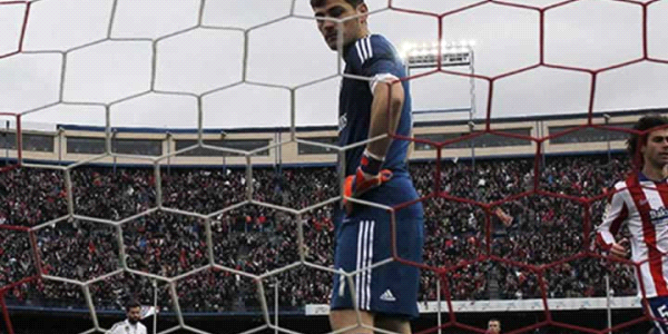 Derbide 4 yedi kaleyi kaptırdı!