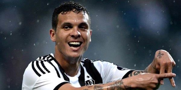 Beşiktaş‘ta solda kim oynayacak?