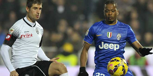 Juventus fırsat tepti