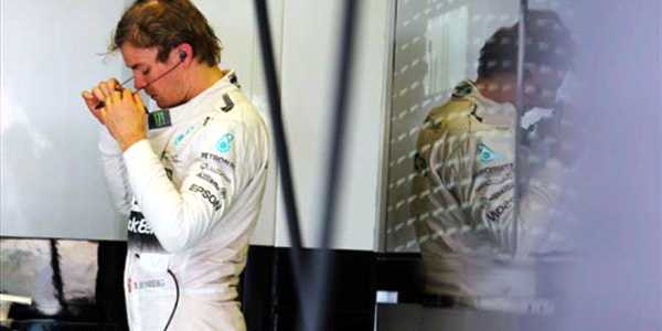 Nico Rosberg piste çıkıyor