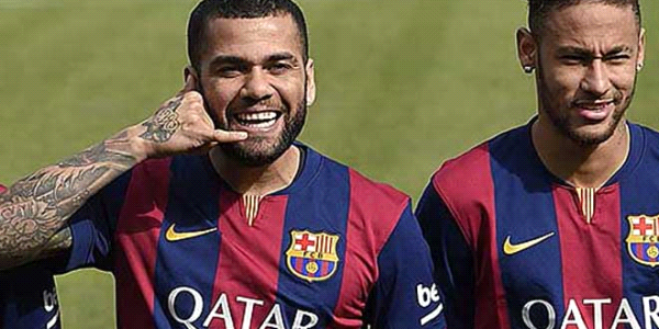 Alves, Barca'dan teklif bekliyor
