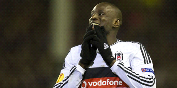 Demba Ba Beşiktaş taraftarıyla atıştı