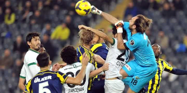 F.Bahçelileri çıldırtan karar! Gole giderken... 