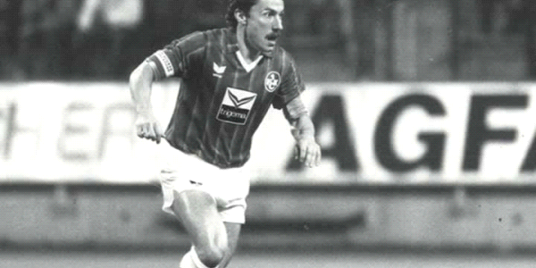 Eski Bundesliga oyuncusu komada 