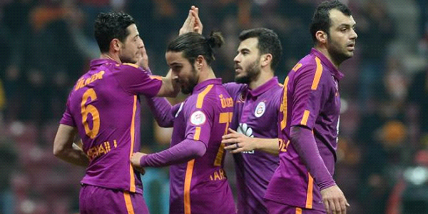 FLAŞ! G.Saray o iki ismi sildi!