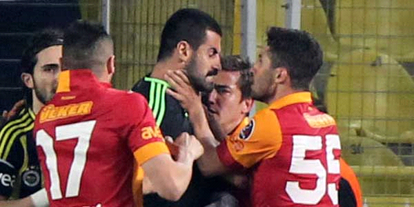 Kadıköy'de derbi öncesi şok!