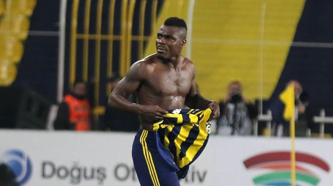 Emenike Türkiye‘yi terketti!