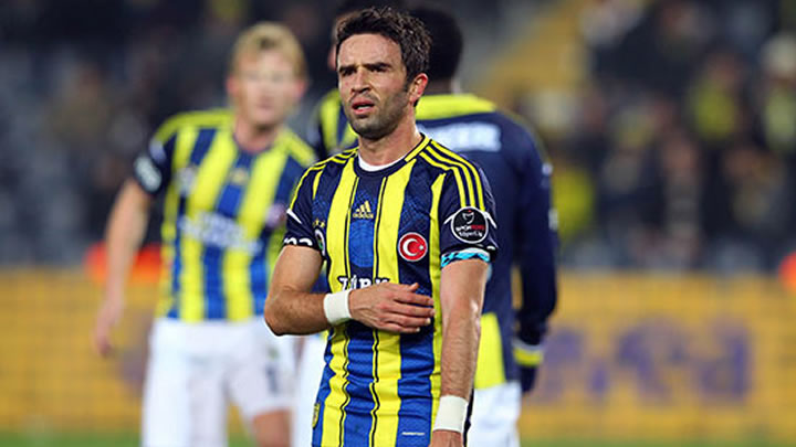 Gökhan'ı yanlış iğne yaktı!