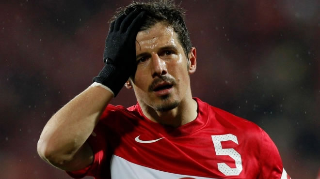 Emre Belözoğlu isyan etti!