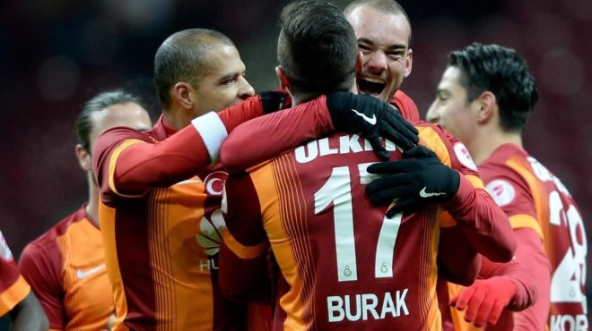 Galatasaray'a çifte mutluluk