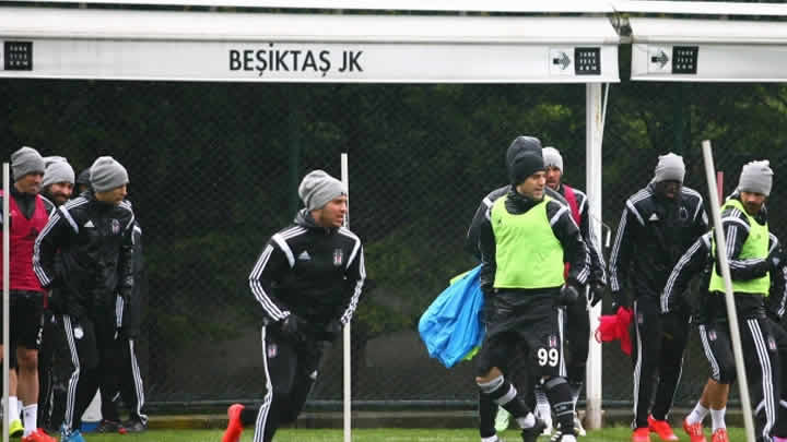 Beşiktaş'ta bir sakatlık daha! Yırtık var 