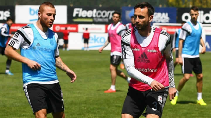 Beşiktaş'ta Veli ve Demba Ba'nın durumu... 