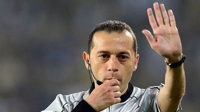 UEFA'dan Cüneyt Çakır'a zor maç