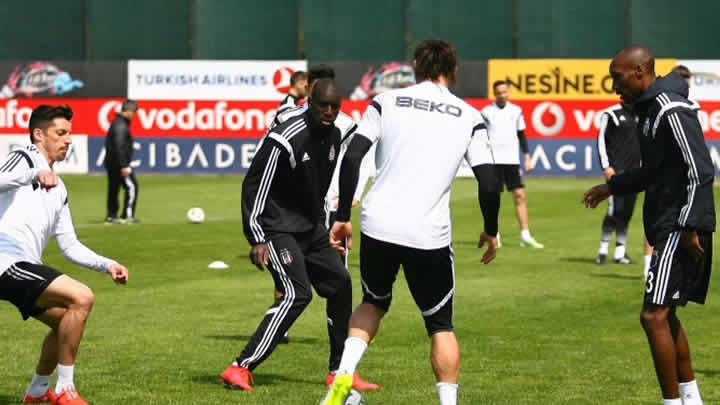 Beşiktaş'ta Veli Kavlak şoku
