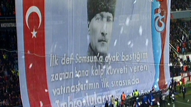 Trabzon'da dev maça dev pankart