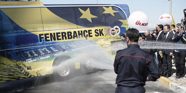 Fenerbahçe Ülker sularla uğurlandı 