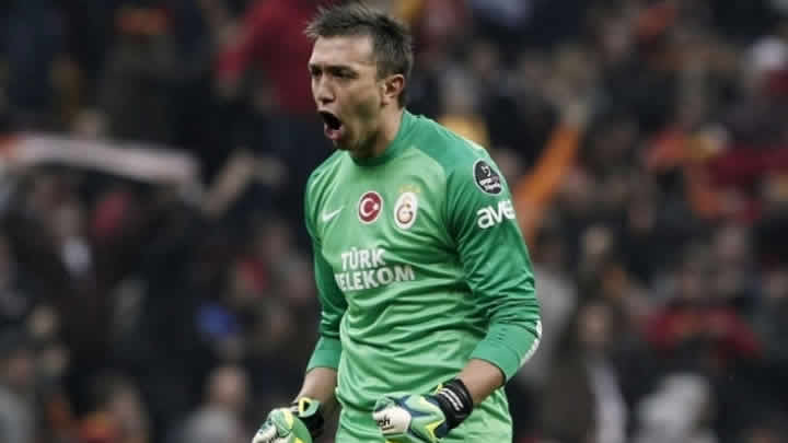Muslera'dan kart isyanı!