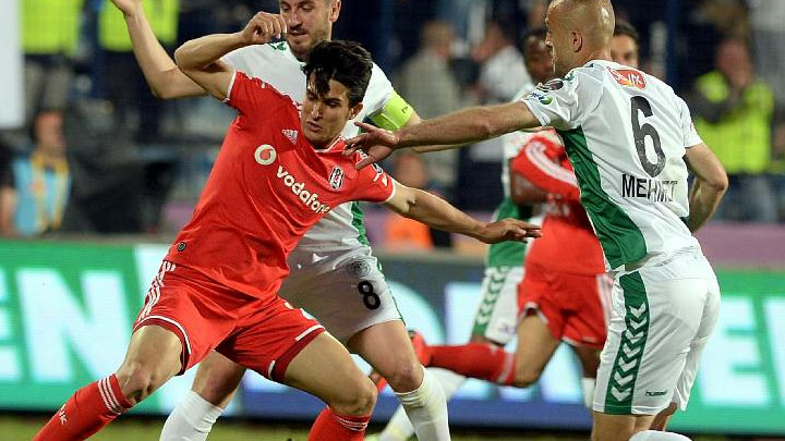 Kartal havlu attı