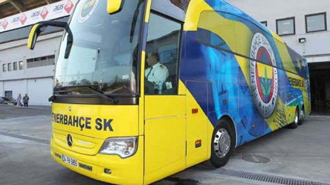 F.Bahçe otobüsüne İstanbul'da saldırı!