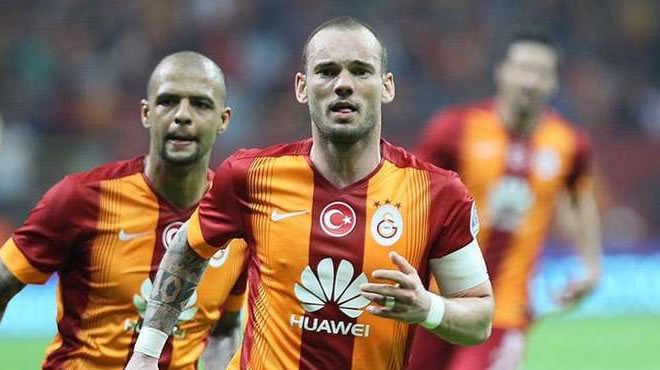 Sneijder ilk transferi açıkladı!