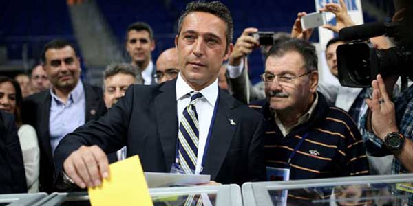 Kongrede Ali Koç'a büyük ilgi