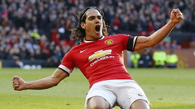 Chelsea'den Falcao bombası