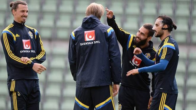 Ibrahimovic'ten Erkan Zengin'e burun şakası
