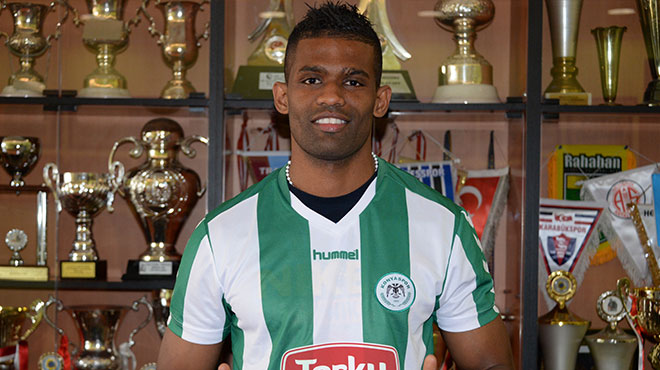 Torku Konyaspor'a Portekizli stoper