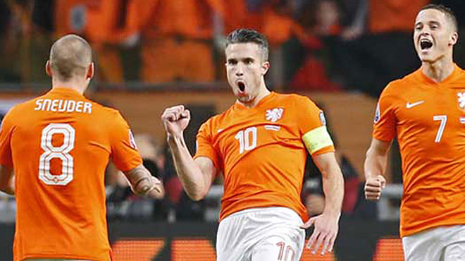 Van Persie'ye Sneijder tavsiyesi!