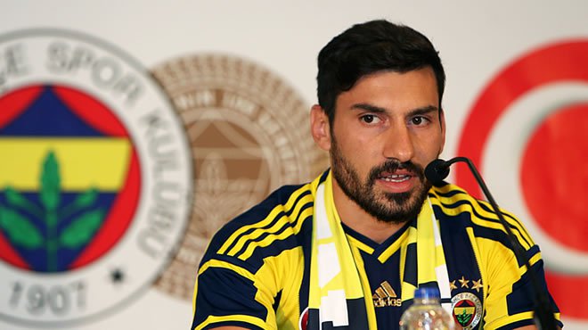 Şener Özbayraklı imzayı attı!