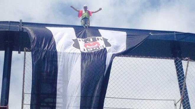 Beşiktaş bayrağı, Vodafone Arena'da dalgalanıyor