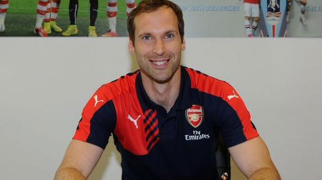Petr Cech imzayı attı!