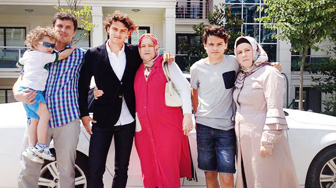 Genç yıldız Enes Ünal, İngiltere‘ye gitti!