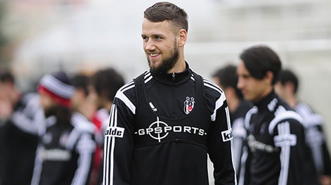 Milosevic‘e 3 ülkeden teklif var!