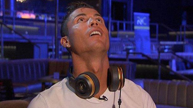 Ronaldo stüdyoyu terk etti