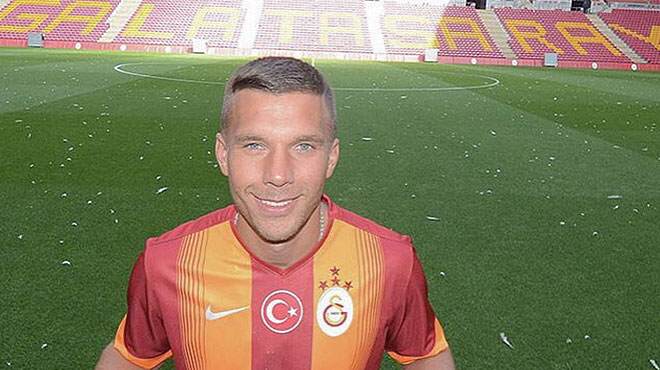 Poldi bonservisini bile kendi çözdü!
