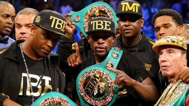 Kemer Mayweather'dan alındı