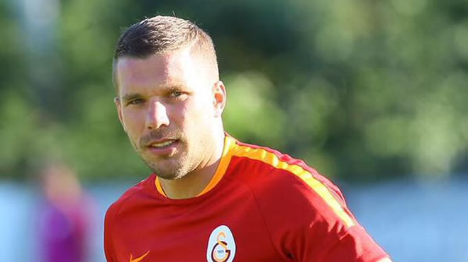 Podolski'den Nani ve Van Persie cevabı