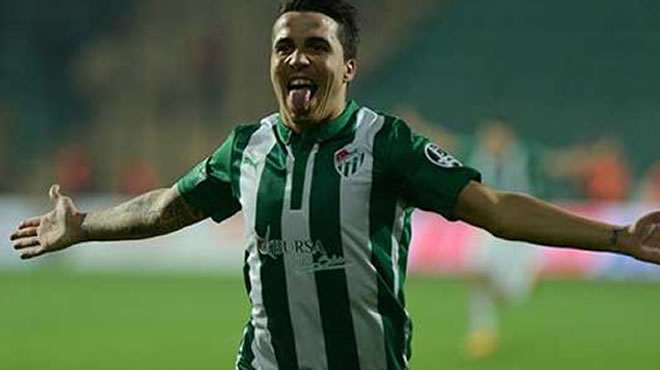 Josue antrenmana katılmadı